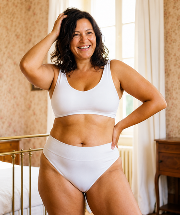 « Culotte CalmFit™ Ultra-Douce Blanc | La douceur d'un maintien invisible au quotidien »